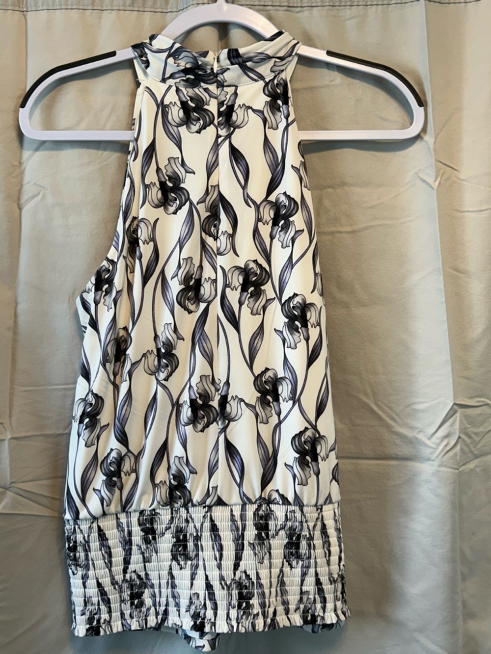 White House Black Market White and Black Patterned Shell Top - Picture 3 of 5